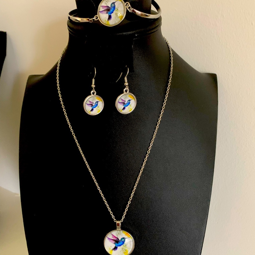 Necklace, bracelet, and earrings trio set! Adjustable necklace and bracelet!
